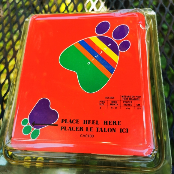 Vintage Zeddy White Faux Patent Leather Baby Shoes with Heart Cut Outs ~ Size 3 - Picture 13 of 16